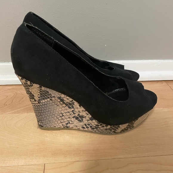 Express Black Snakeskin Open Peep Toe Wedges - Picture 3 of 8
